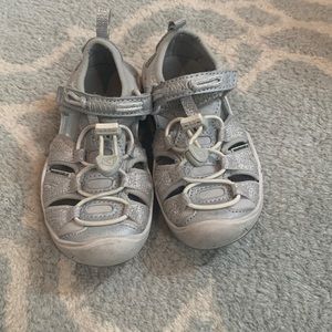 LAST CHANCE - Silver Keens size toddler 8